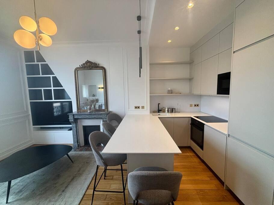 Apartment Le Splendide Au Centre De Versailles